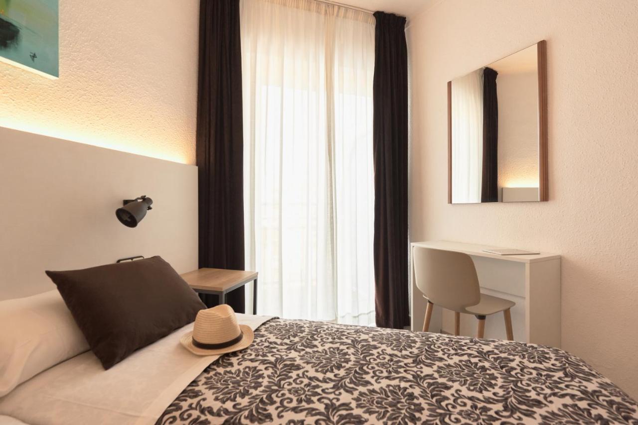 Hotel Miami Calella Exteriör bild