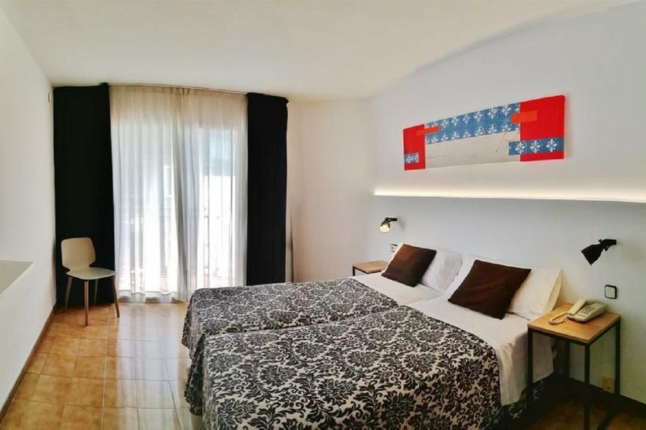 Hotel Miami Calella Exteriör bild